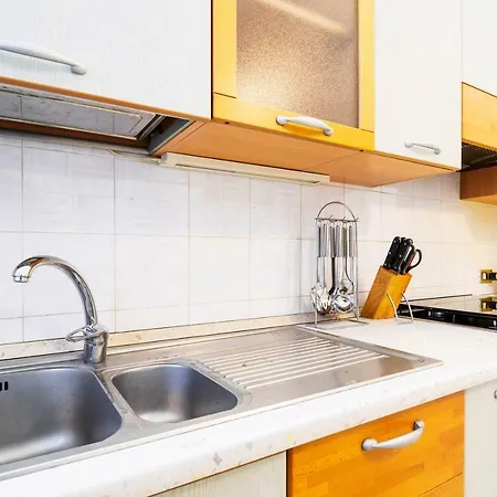 Legnone B Flat Apartment *